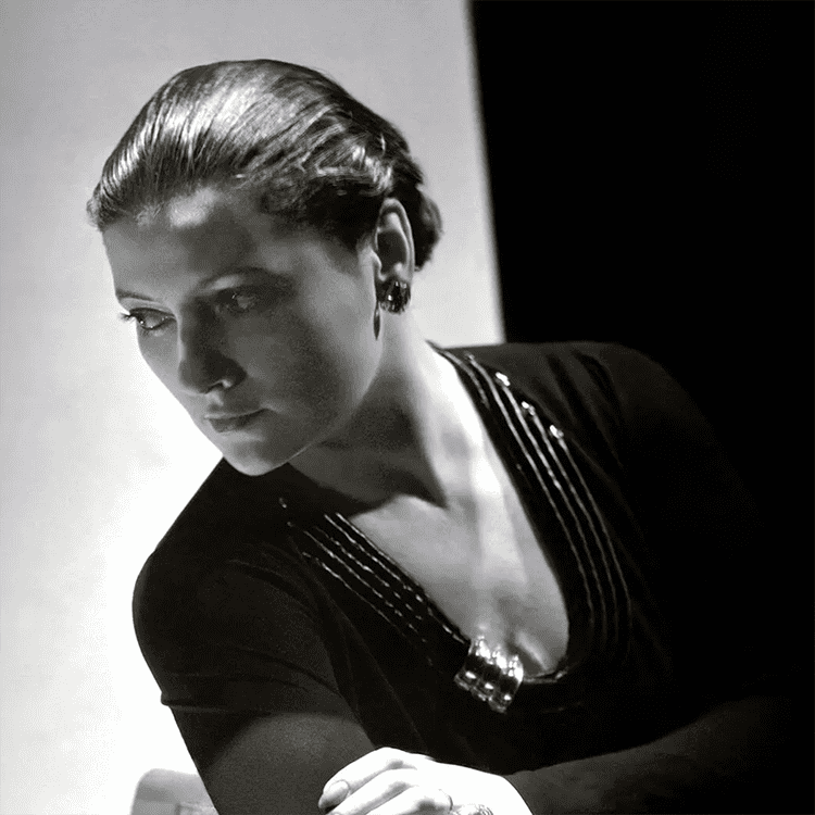 Suzanne Belperron Jewelry Designer Featured Image